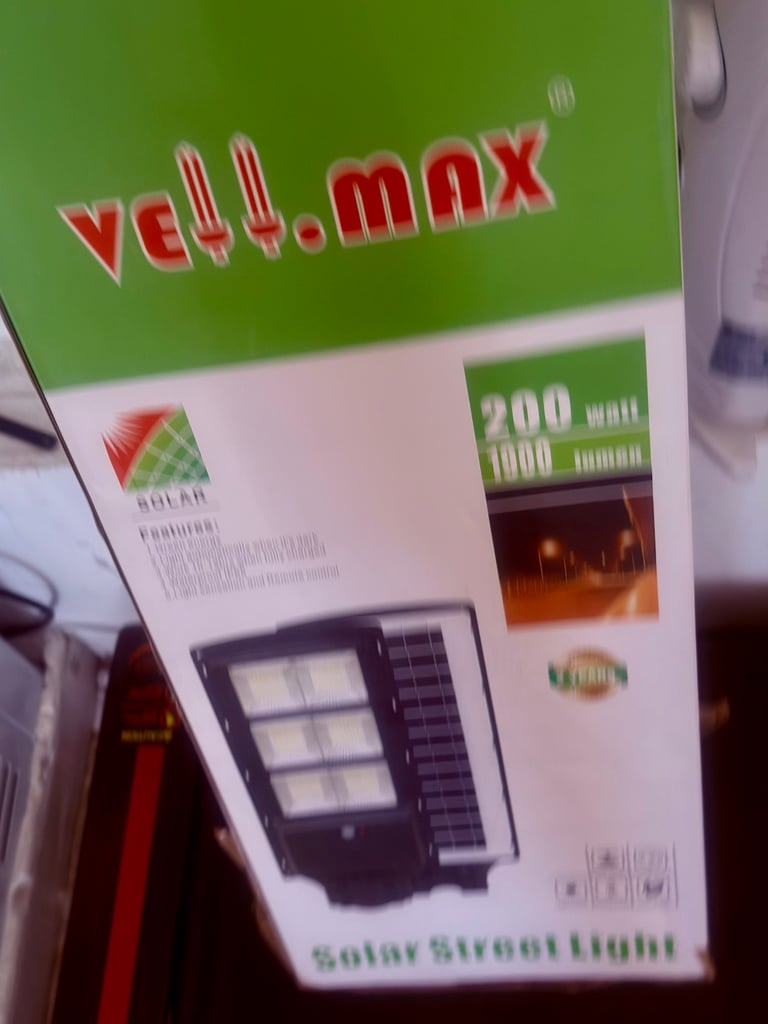 SOLAR STREET LIGHT WITH REMOTE CONTROLLER