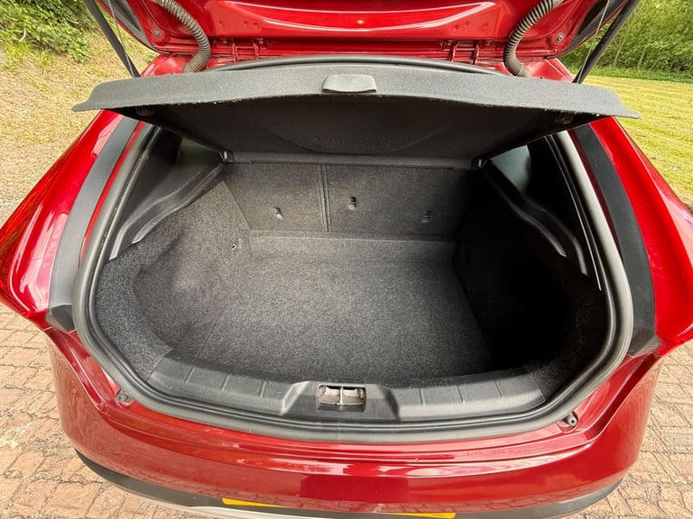 2014 Volvo V40 Cross Country 1.6 D2 Lux Powershift Euro 5 (s/s) 5dr HATCHBACK Diesel Automatic