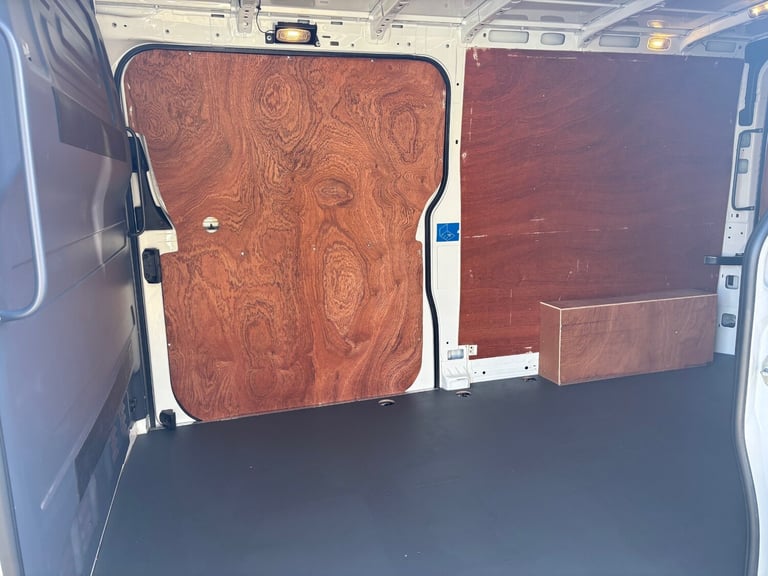 2022 Mercedes-Benz Sprinter 2.0 215 CDI Pure FWD L2 H1 150 bhp  ** Sameday Driveaway ** PANEL VAN...