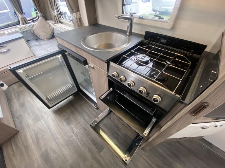 2023 SWIFT CELEBRATE GRANDE 4SB TOURING CARAVAN