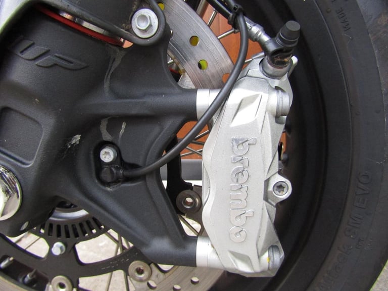 HUSQUVARNA SUPER MOTO 701 *ONLY 1400 MILES* S C EXHAUST * LOVELY * REDUCED* 