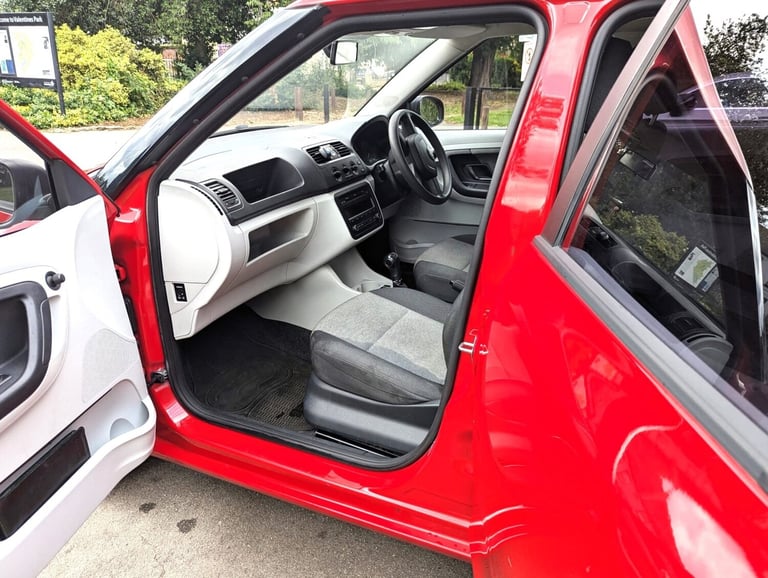 2012 Skoda Fabia 1.2 TSi DSG Automatic 5dr. 99800 Miles. PX OK. CHEAP on Fuel. HATCHBACK Petrol A...
