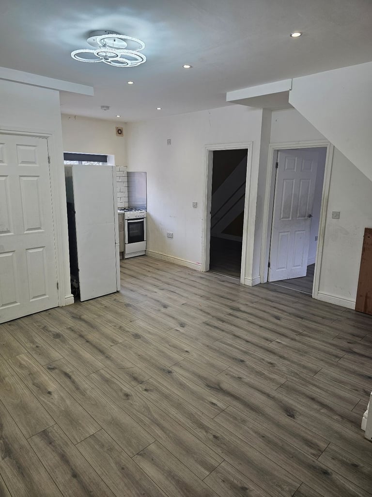 A beautiful 3 bedroom flat to let/rent