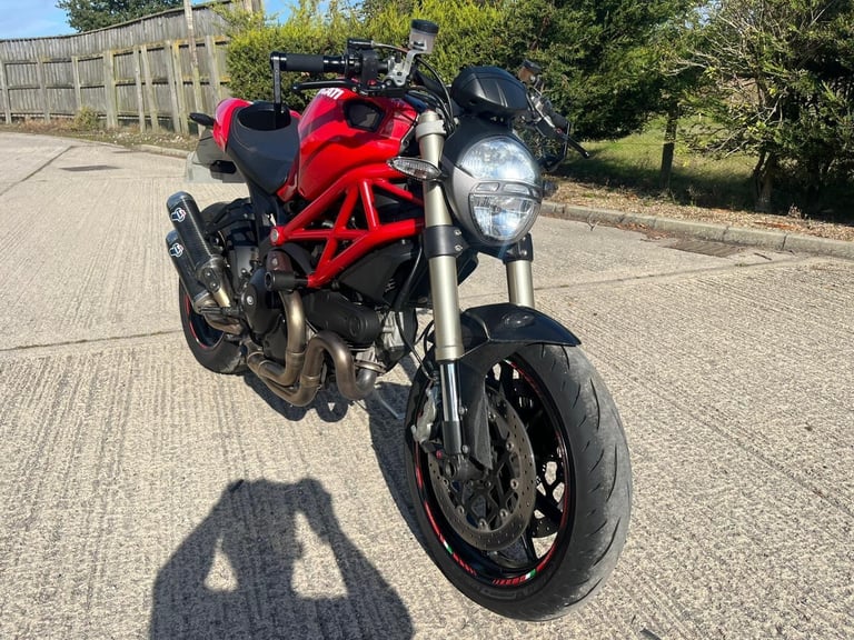 2011 61 DUCATI MONSTER 1100 M1100 E-a M1100E RED TERMIGNONI NAKED MUSCLE HISTORY