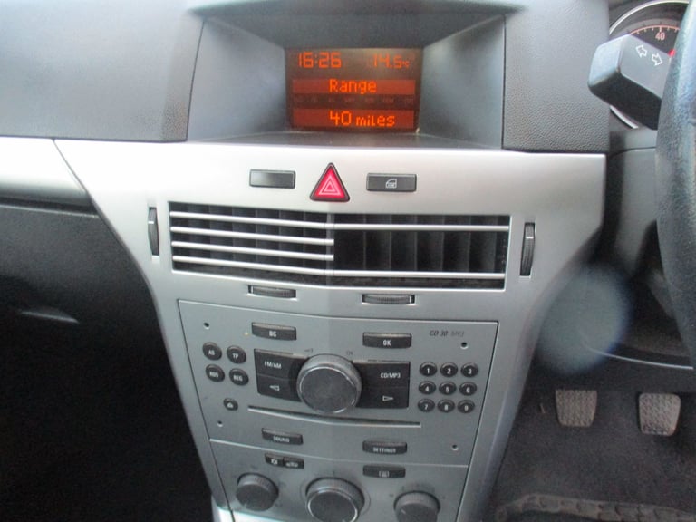 VAUXHALL ASTRA 1.6 PETROL 5 DOOR. 12 MONTHS MOT. RECENT SERVICE. TIMING BELT DONE.