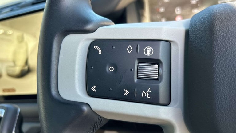 2024 Land Rover Defender 3.0 D300 X-Dynamic HSE 90 3dr Auto ESTATE DIESEL Automatic