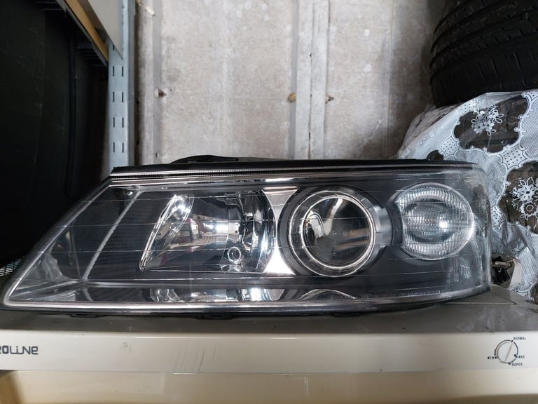 Hyundai Sonata headlamps 