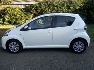 TOYOTA AYGO 1.0 VVT-i ICE 5-DOOR 2013.  114K MILES FULL SERVICE JUST COMPLETED.