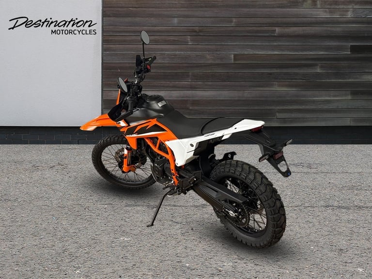 2025 KTM Street 125 ENDURO R orange Manual