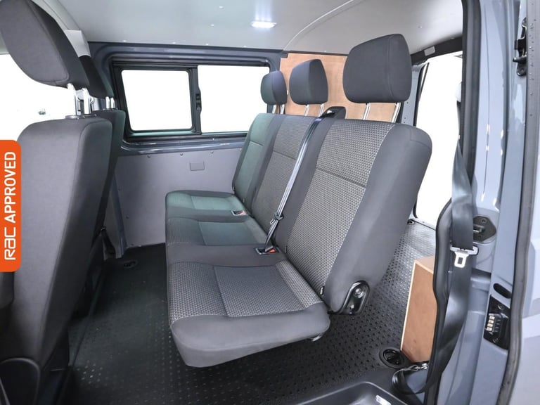 2021 Volkswagen Transporter 2.0 TDI T30 Highline Kombi Double Cab 5dr Diesel Manual FWD SWB Euro ...