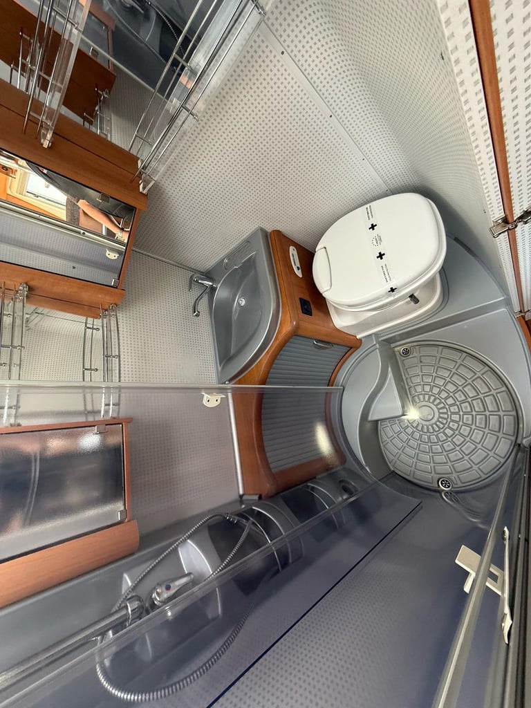 2012 Fiat DUCATO HOBBY EXCLUSIVE 690 MIAMI 4 BERTH MOTORHOME WITH LARGE GARAGE