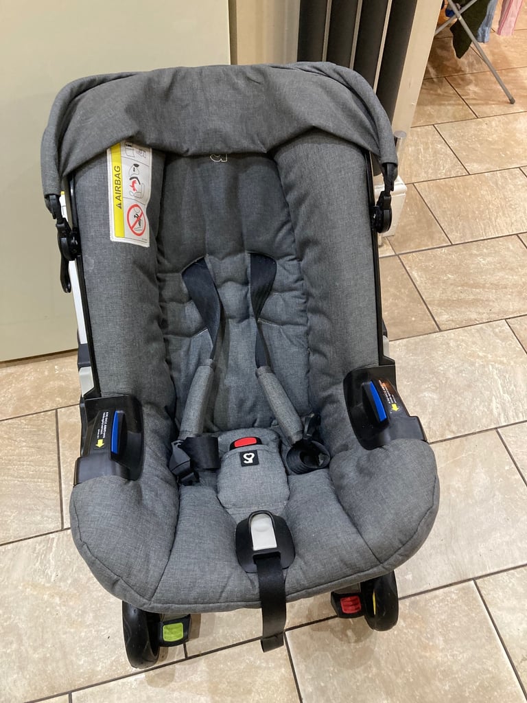 Doona + car seat stroller with BN isofix