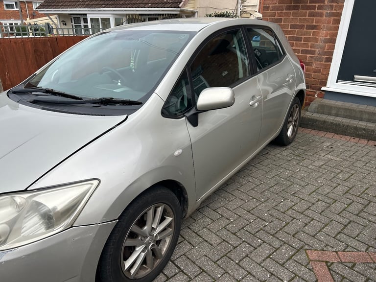 Toyota, AURIS, spare or repair Hatchback, 2009, Manual, 1329 (cc), 5 doors