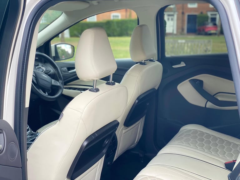 Ford, KUGA VIGNALE, Hatchback, 2019 mileage 50000
