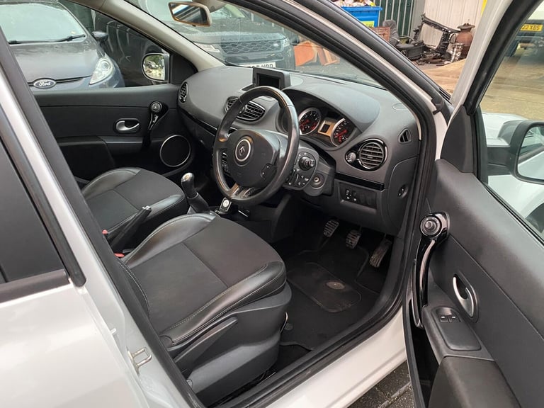 2012 Renault Clio 1.2 Dynamique TomTom Euro 5 5dr HATCHBACK Petrol Manual