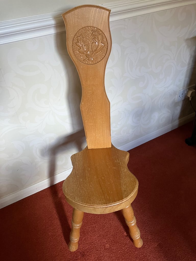 Spinning wheel chair