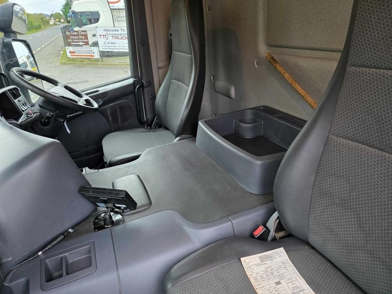 2016 Scania P320 Curtainsider