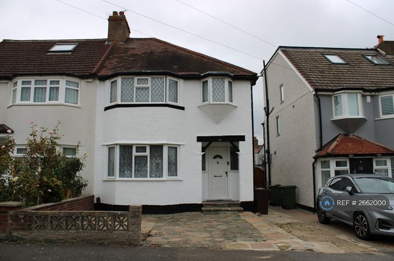 3 bedroom house in Selwood Road, Sutton, SM3 (3 bed) (#2662000)