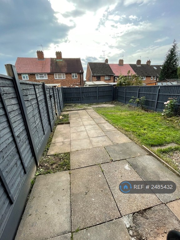3 bedroom house in Neath Road, Walsall, WS3 (3 bed) (#2485432)