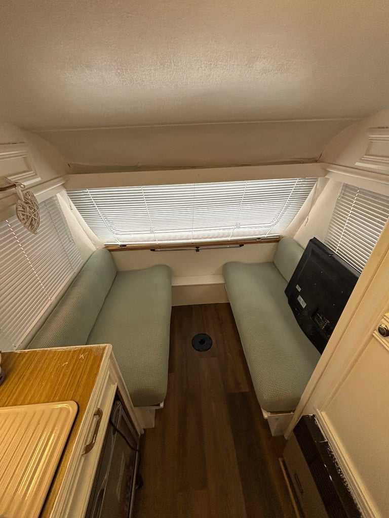 Elddis wisp 450 eb 