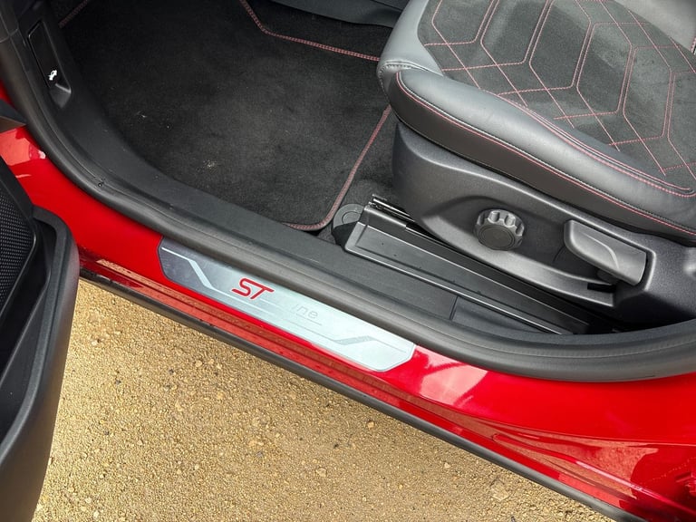 2025 Ford Puma 1.0 EcoBoost Hybrid mHEV ST-Line X 5dr 5 Door PETROL Manual