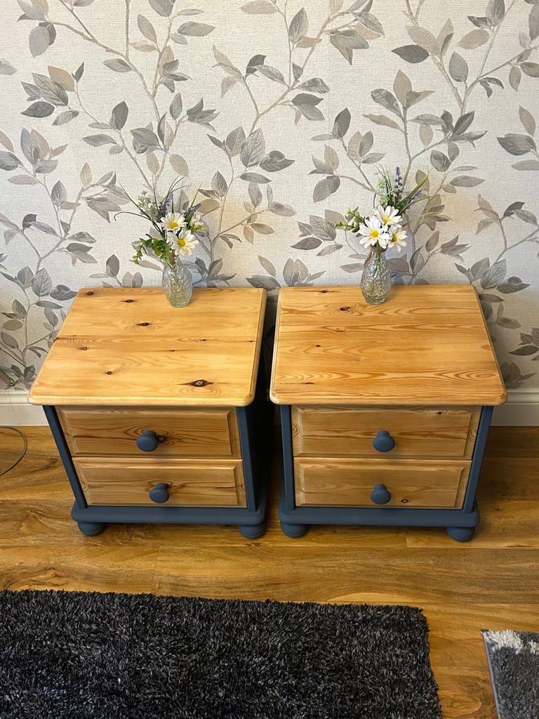2 solid pine bedside tables 