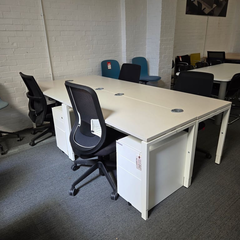 Used Office Furniture, Desk chairs storage and more - delivery UK♻️