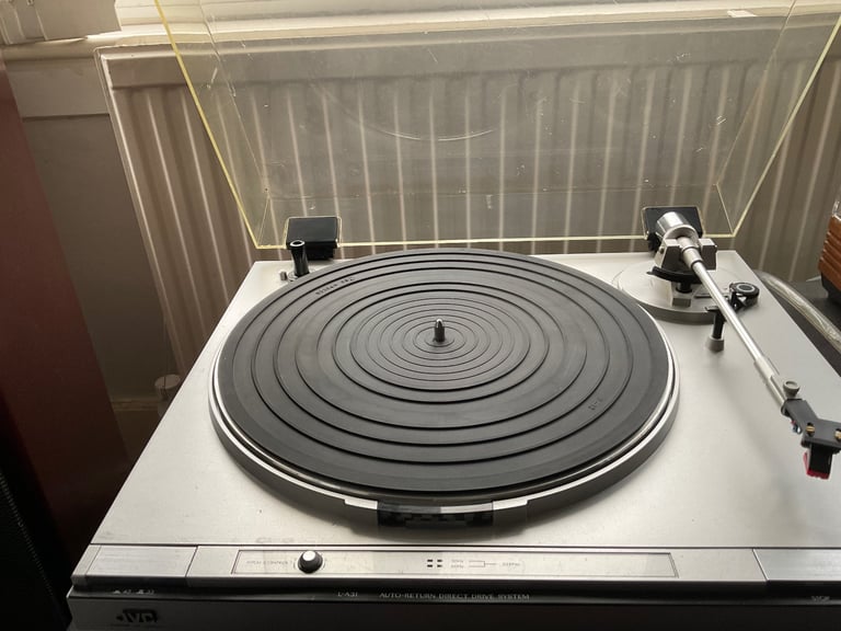JVC direct drive turntable