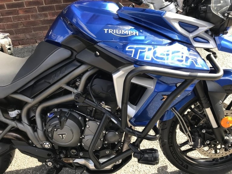 Triumph Tiger 800 XRX Low 18reg 13573m FSH 3part luggage and more
