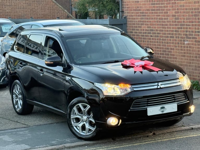 image for 2015 Mitsubishi Outlander 2.0h 12kWh GX4h CVT 4WD Euro 5 (s/s) 5dr ESTATE Petrol/Electric Hybrid ...