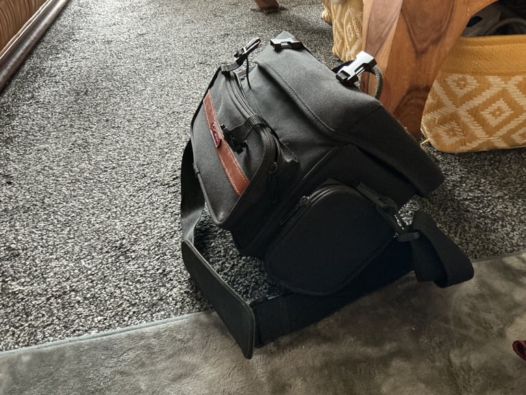 JVC Camcorder.  GR-AX280.