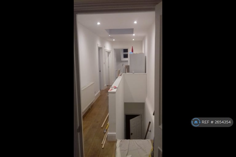 2 bedroom flat in West End Lane, London, NW6 (2 bed) (#2654354)