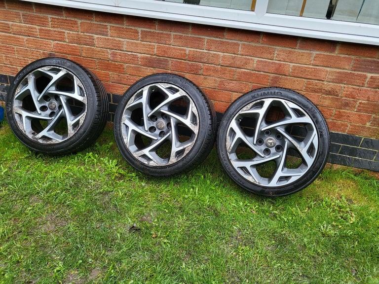 19 inch Vauxhall Insignia S Alloy wheels 