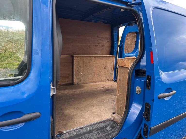 2019 RENUALT Kangoo van 75,000 miles NUMBER UPDATED  