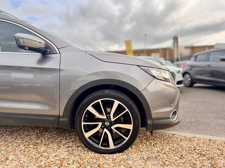 2015 Nissan Qashqai 1.6 dCi Tekna 5dr 4WD HATCHBACK Diesel Manual