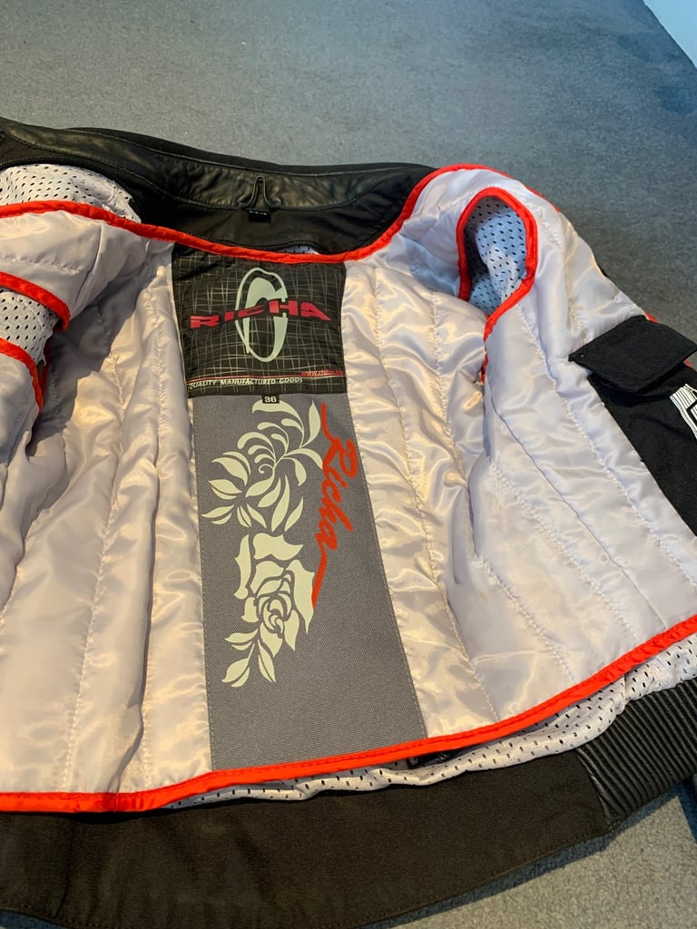 Fully armoured Ladies motorcycle jacket 