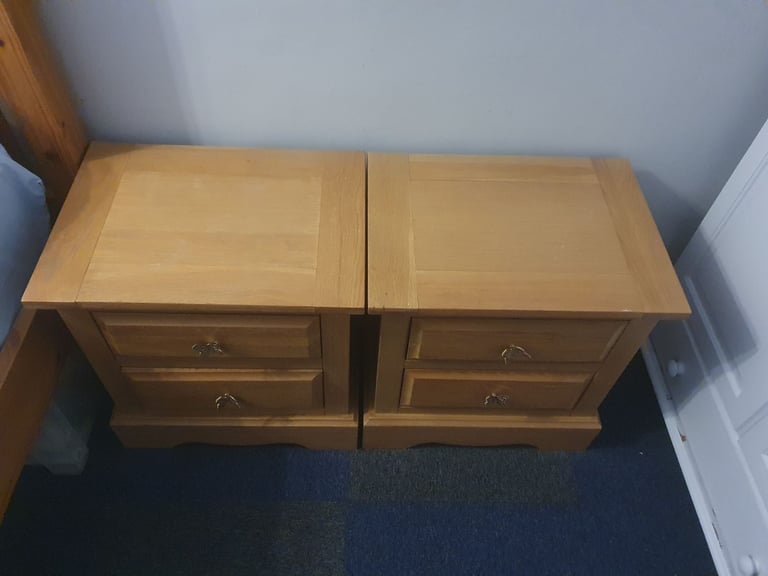Pair bedside cabinet 