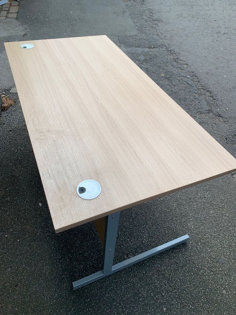 Light oak cantilever office desks 1600 x 800 (5 available) free 