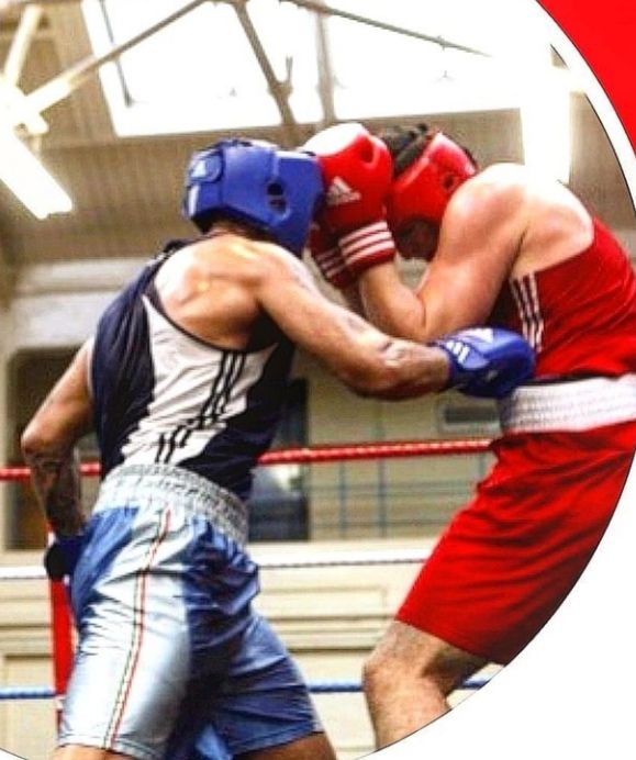 QUALIFIED ENGLAND BOXING COACH  - PERSONAL TRAINER - PAD WORK - BOXING TECHNIQUES - SELF DEFENCE 