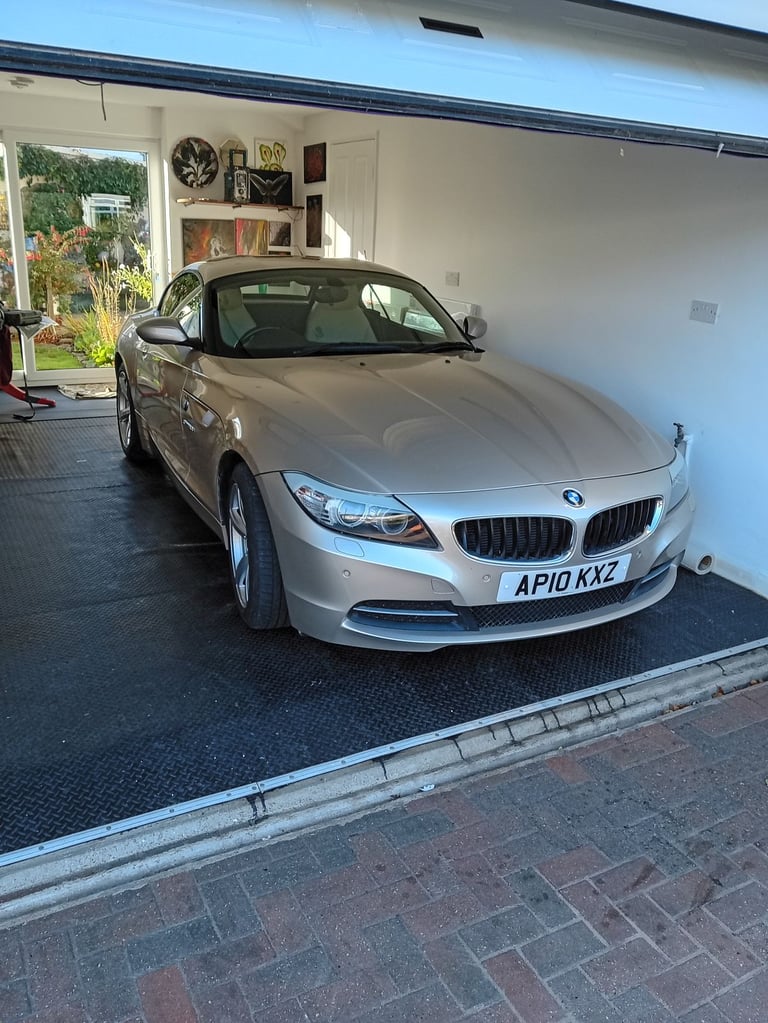 image for BMW, Z4, Convertible, 2010, Semi-Auto, 2497 (cc), 2 doors