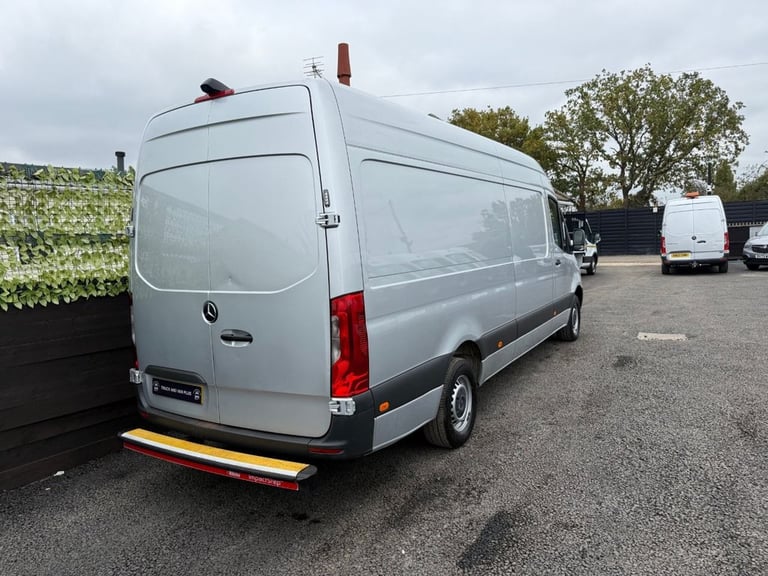 2022 Mercedes-Benz Sprinter 3.5t H2 Progressive Van PANEL VAN DIESEL Manual
