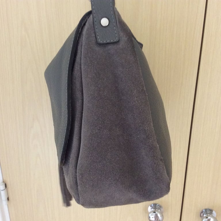 A. Bellucci women's grey tassel genuine suede leather shoulder bag medium, VGC