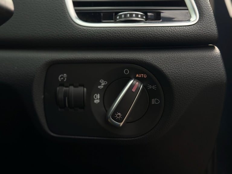 2015 Audi Q3 2.0 TFSI SE SUV 5dr Petrol S Tronic quattro Euro 6 (s/s) (180 ps) ESTATE Petrol Auto...