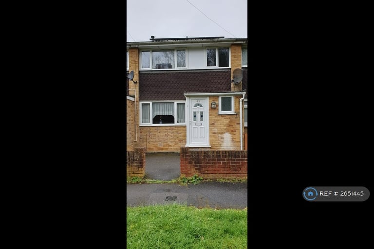 image for 3 bedroom house in Elvaston Way, Reading, RG30 (3 bed) (#2651445)