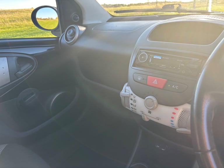 Toyota, AYGO, Hatchback, 2012, Manual, 998 (cc), 5 doors