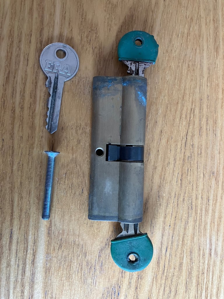 DOOR LOCK &KEYS