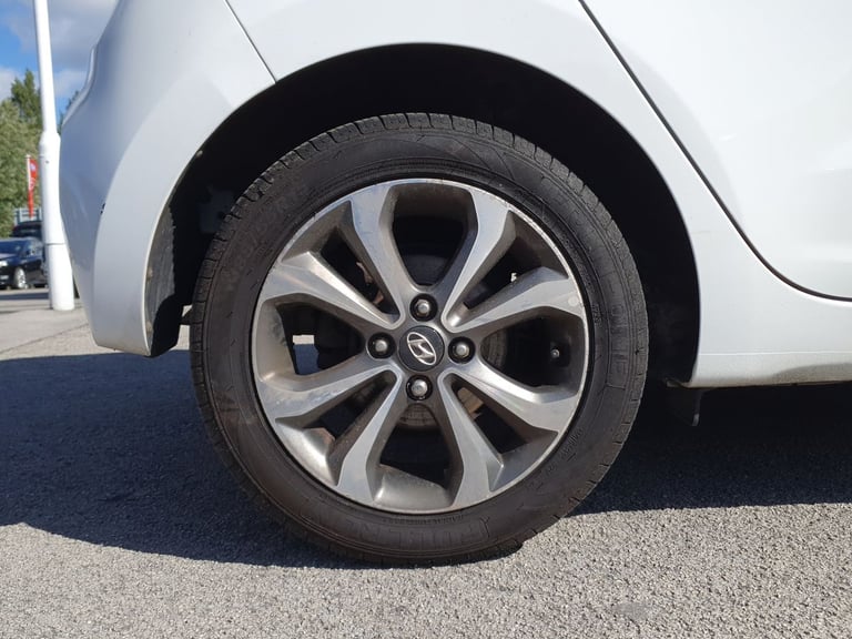 2020 Hyundai i10 1.0 Play 5dr Hatchback Petrol Manual