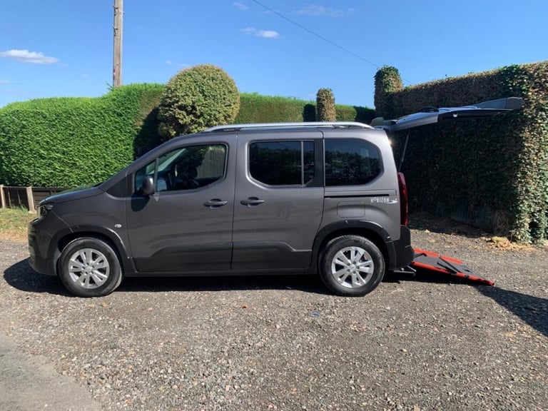 Peugeot Rifter 1.2 PureTech 130 Allure AUTOMTIC WHEELCHAIR ACCESSIBLE VEHICLE