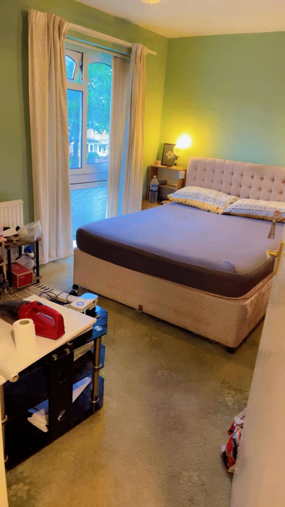 Spacious & Cosy Double Room for Rent AT OX16 0XE