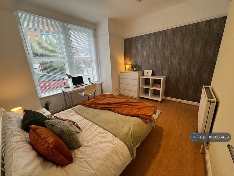 5 bedroom house in Blenheim Road, Liverpool, L18 (5 bed) (#2668433)